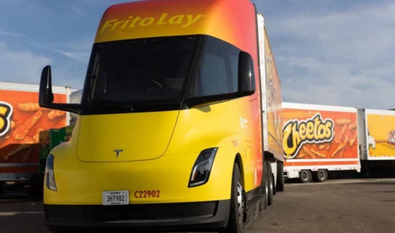 Tesla Semi влиза в масово производство