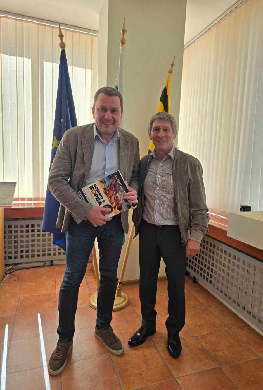 Големите имена на българската борба обсъдиха бъдещето на спорта в Перник