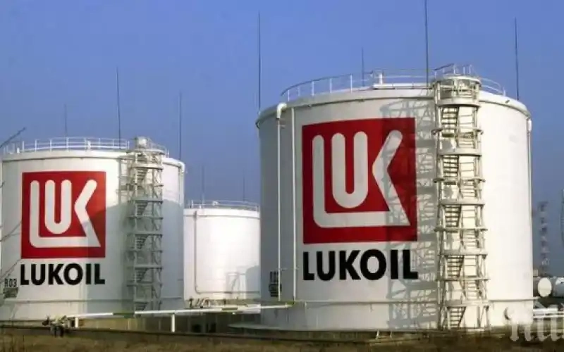 Рафинерията на „Лукойл“ в България може да е част от сделка, обсъждана от САЩ и Русия