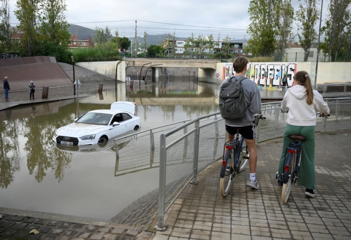 Каталуния под вода: двама души загинаха, друг е в неизвестност