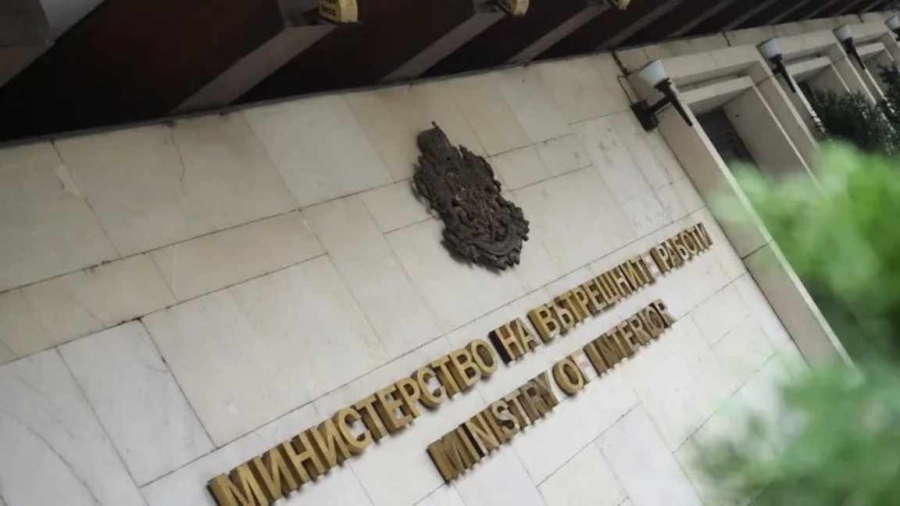 МВР: Бомбените заплахи са изпратени от чужбина, сигналите идват от компрометирани сървъри
