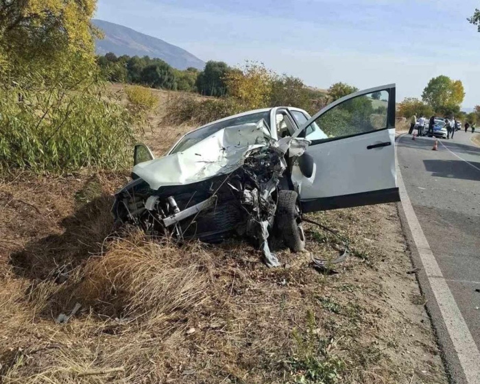 Жертва и четирима ранени при челен удар край Карлово
