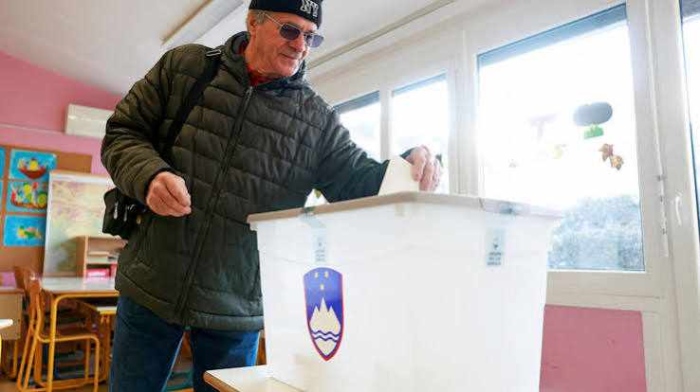 Словения гласува на четири референдума днес
