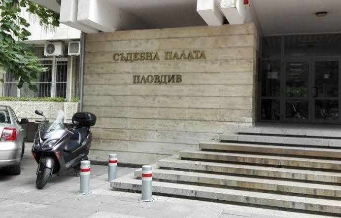 Окръжен съд - Пловдив гледа  мярката на 14-годишното момче, обвинено в убийството на майка си