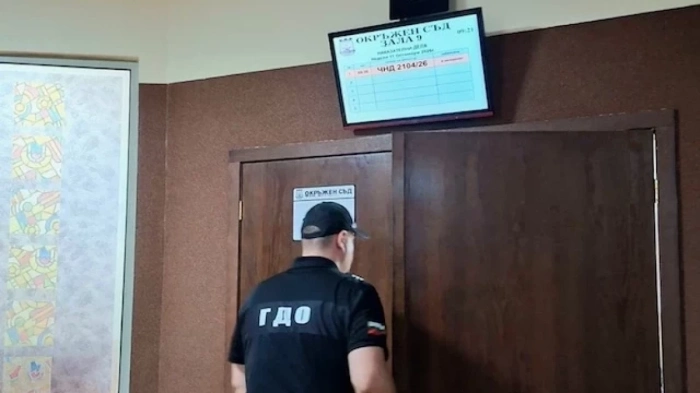 14-годишният ученик обмислил убийството на майка си, остава в ареста