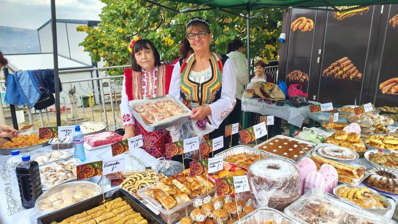 Баници и пици с кестени поглезиха небцето на стотици гости в Коларово