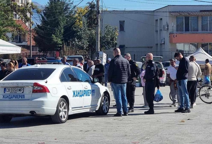 Изборна акция в Кюстендил: Иззеха цигари без бандерол, незаконен пистолет и чужда лична карта