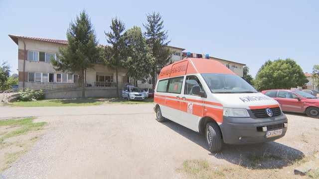 Баща се напи и удари дъщеря си с чук по главата в Ихтиман