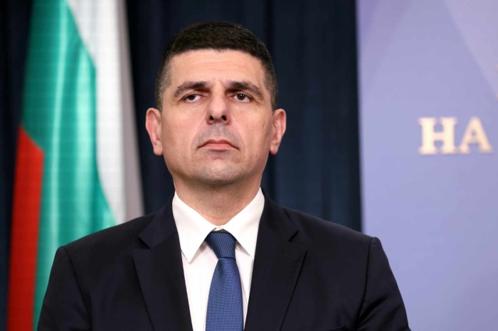 Мирчев атакува Радев заради подкрепата му за Йотова: „Халюцинира за сглобки и тролове“