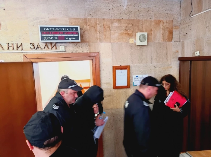 Съдът разреши екстрадицията на  прокурорския син, но той остава в България