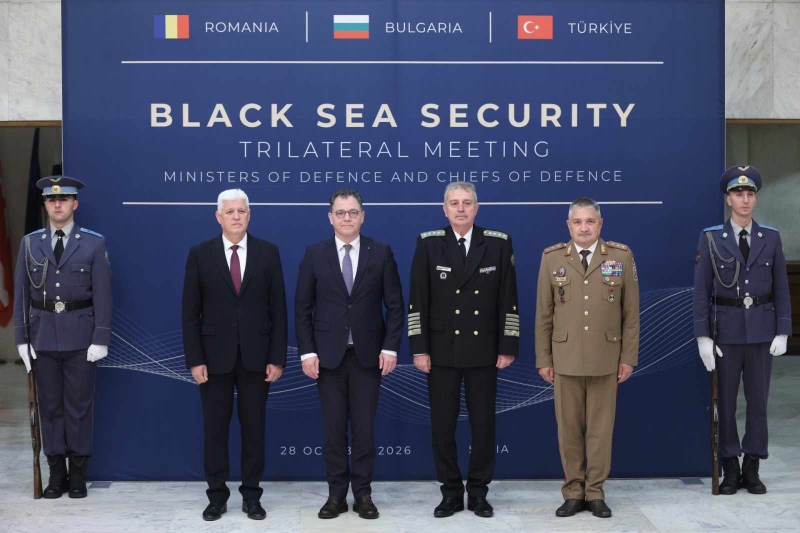 Военните министри на България, Румъния и Турция обсъждат сигурността в Черно море