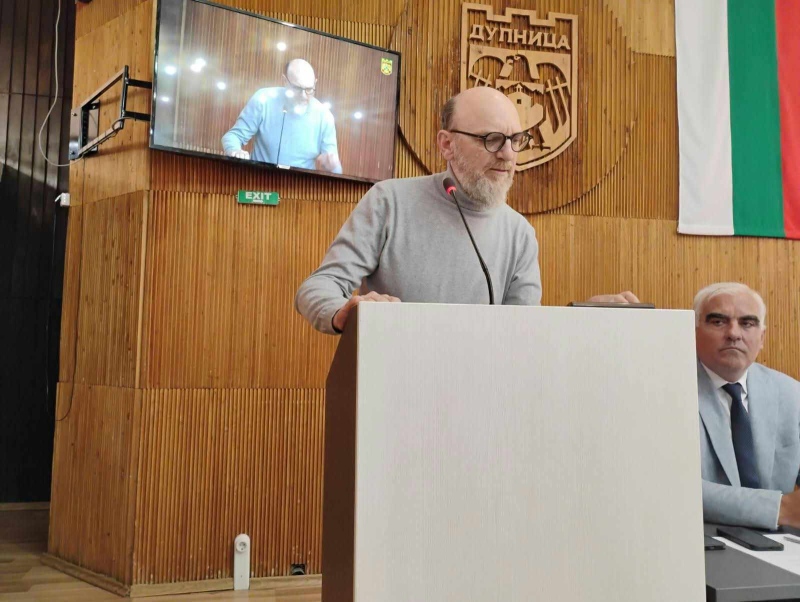 Николай Табаков: Липсата на яснота за новия център за деца със СОП породи напрежение в Общинския съвет