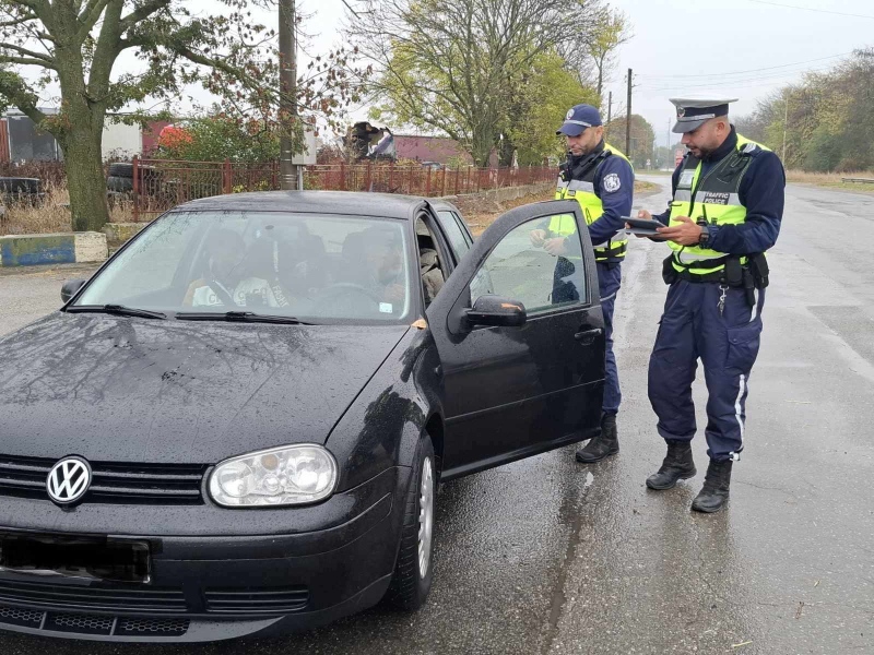 Мащабна полицейска акция в Софийска област: 13 задържани, открити са три издирвани автомобила