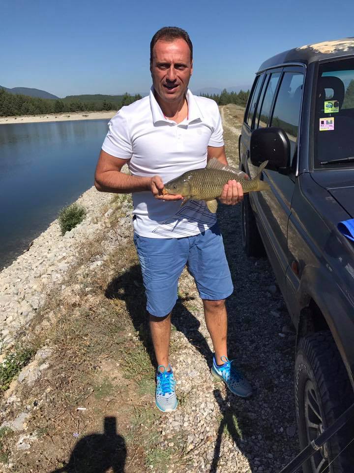 Кметът на Банско Георги Икономов улови шаран, запали се по риболова, обяви: Не мога да не се похваля!