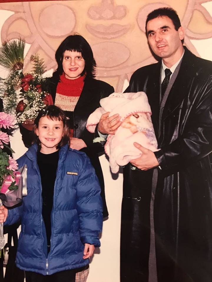 Цветан Цветанов празнува сребърна сватба, сподели: 25 години по-късно с Деси се обичаме повече от всякога