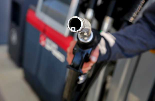 Делян Добрев подава сигнал срещу премиера в прокуратурата и ДАНС заради липсата на отстъпка в цената на бензина и дизела
